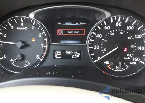 2015 Nissan Pathfinder Platinum z USA, uszkodzony, nr VIN 5N1AR2MM5FC690592